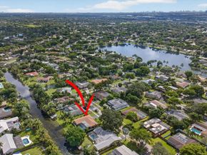 7337 SW 9th Ct, Plantation FL 33317