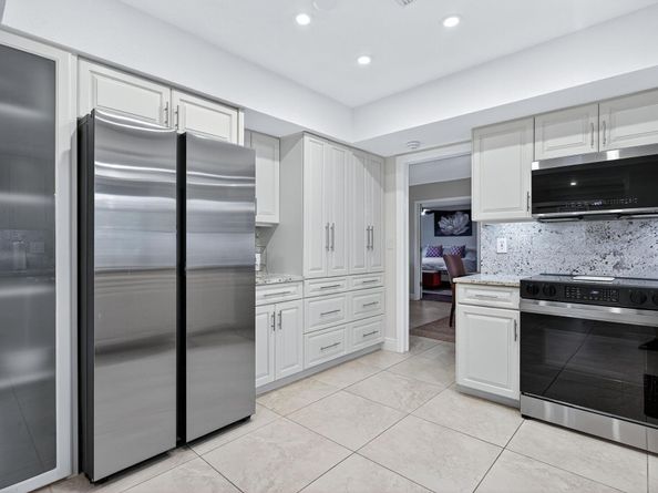 7337 SW 9th Ct, Plantation FL 33317