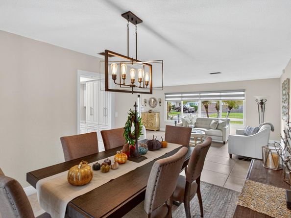 7337 SW 9th Ct, Plantation FL 33317