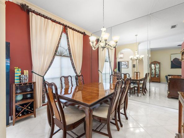 284 Cypress Trace, Royal Palm Beach FL 33411