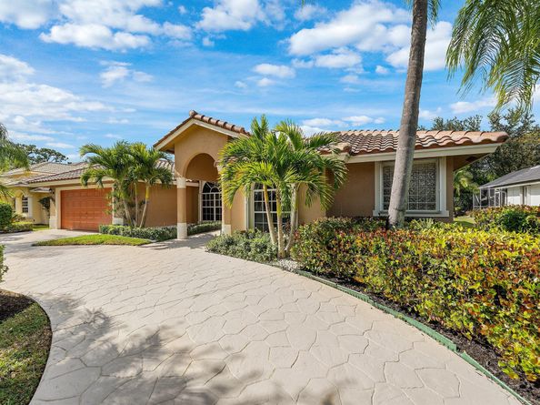 284 Cypress Trace, Royal Palm Beach FL 33411