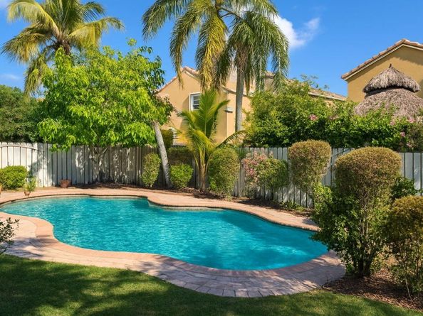 19101 NW 11th St, Pembroke Pines FL 33029