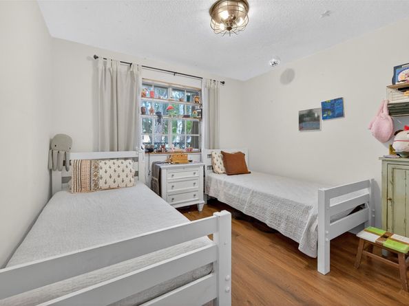 10912 NW 69th St, Doral FL 33178