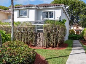 10912 NW 69th St, Doral FL 33178
