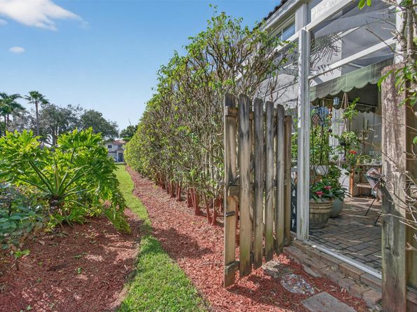 10912 NW 69th St, Doral FL 33178