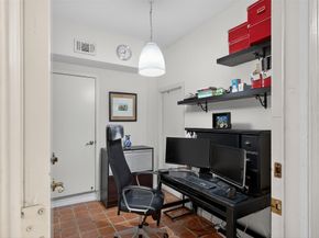 10912 NW 69th St, Doral FL 33178