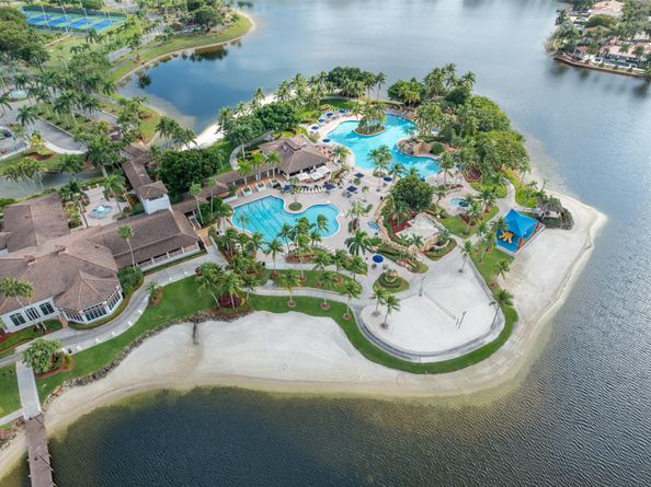 10912 NW 69th St, Doral FL 33178