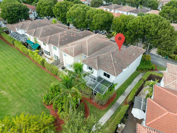 10912 NW 69th St, Doral FL 33178