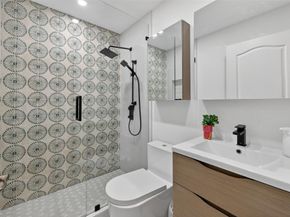 10912 NW 69th St, Doral FL 33178