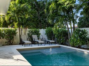 325 NE 34th St, Oakland Park FL 33334