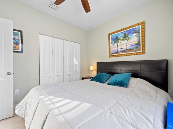 325 NE 34th St, Oakland Park FL 33334