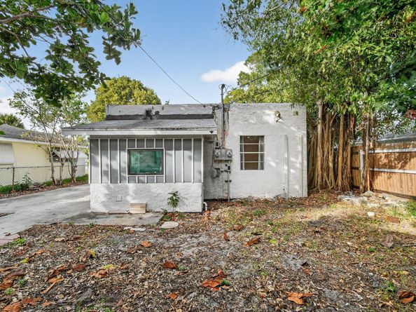 638 53rd Street, West Palm Beach FL 33407