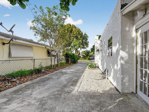 638 53rd Street, West Palm Beach FL 33407