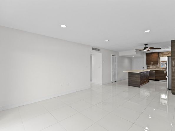 809 W Oakland Park Boulevard K12, Oakland Park FL 33311