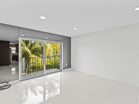 809 W Oakland Park Boulevard K12, Oakland Park FL 33311