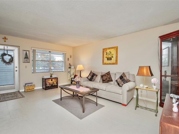 235 Kent N 235, West Palm Beach FL 33417