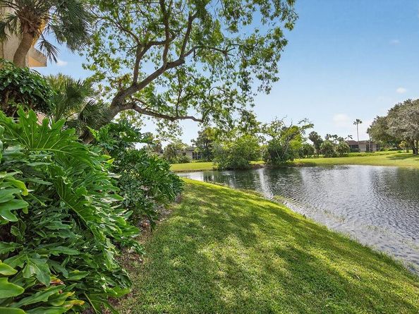 7520 LA PAZ Court 209, Boca Raton FL 33433