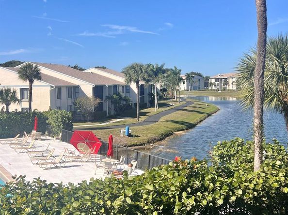 1111 Green Pine Boulevard C3, West Palm Beach FL 33409