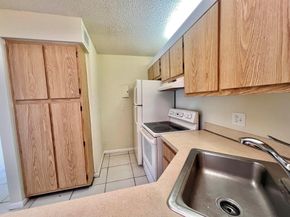 1111 Green Pine Boulevard C3, West Palm Beach FL 33409