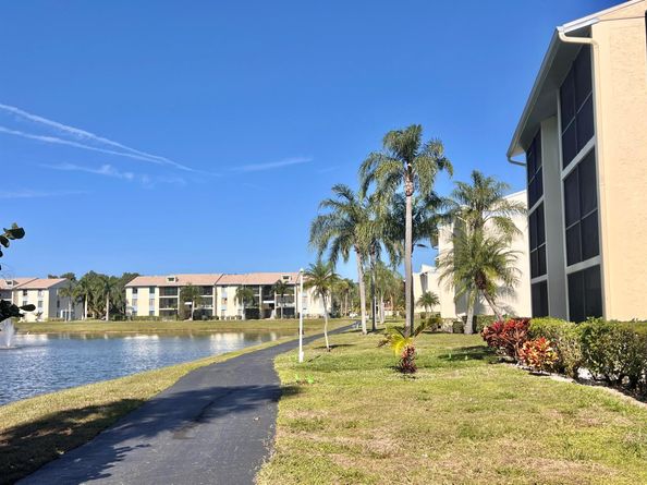 1111 Green Pine Boulevard C3, West Palm Beach FL 33409