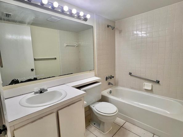 1111 Green Pine Boulevard C3, West Palm Beach FL 33409