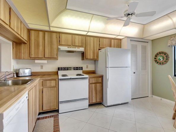 14475 Strathmore Lane 405, Delray Beach FL 33446