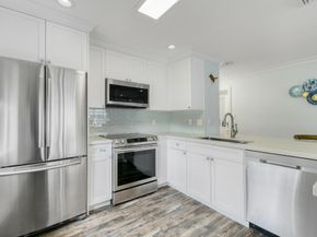 400 Northlake Court 104, North Palm Beach FL 33408