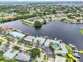 400 Northlake Court 104, North Palm Beach FL 33408