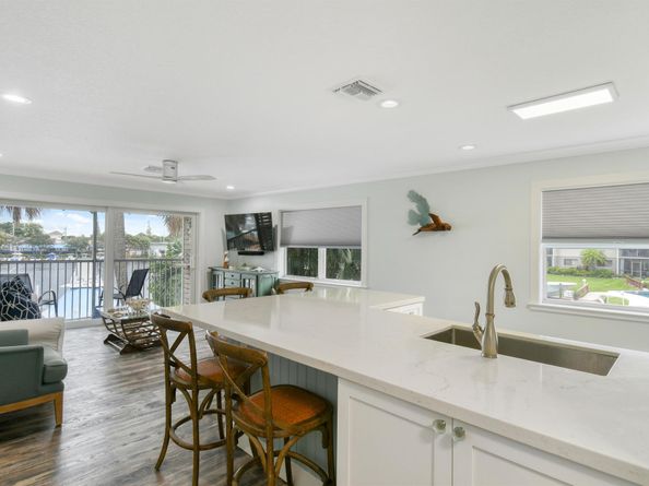 400 Northlake Court 104, North Palm Beach FL 33408