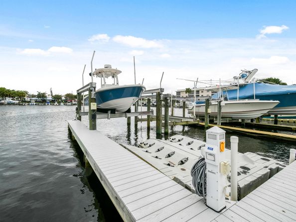 400 Northlake Court 104, North Palm Beach FL 33408