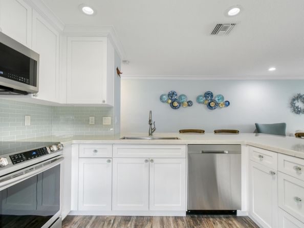 400 Northlake Court 104, North Palm Beach FL 33408