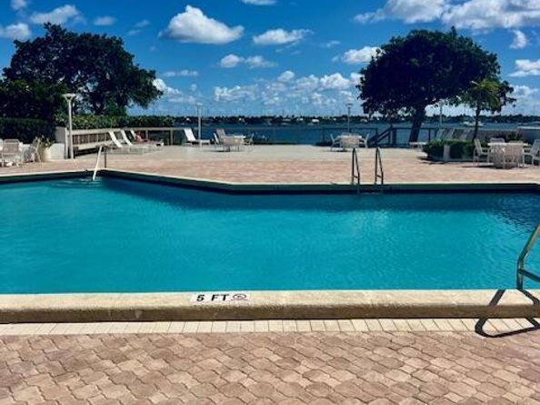 5600 N Flagler Drive 1110, West Palm Beach FL 33407