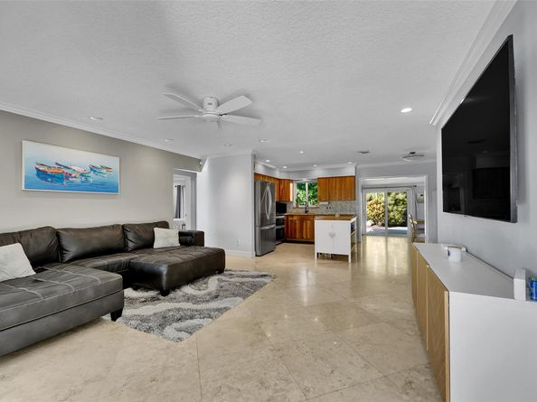 189 SE 2nd Ave, Pompano Beach FL 33060