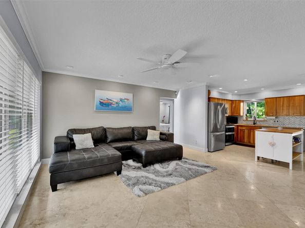 189 SE 2nd Ave, Pompano Beach FL 33060