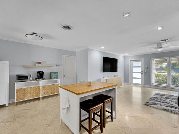 189 SE 2nd Ave, Pompano Beach FL 33060