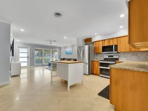 189 SE 2nd Ave, Pompano Beach FL 33060