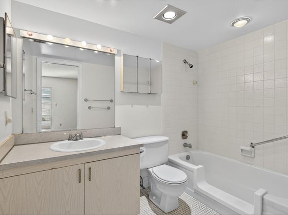 2401 Antigua Cir E3, Coconut Creek FL 33066