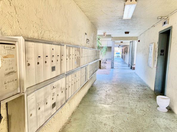 1810 N Lauderdale Ave 2210, North Lauderdale FL 33068