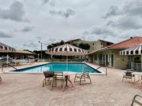 1810 N Lauderdale Ave 2210, North Lauderdale FL 33068