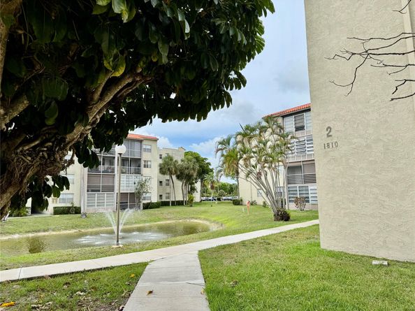 1810 N Lauderdale Ave 2210, North Lauderdale FL 33068