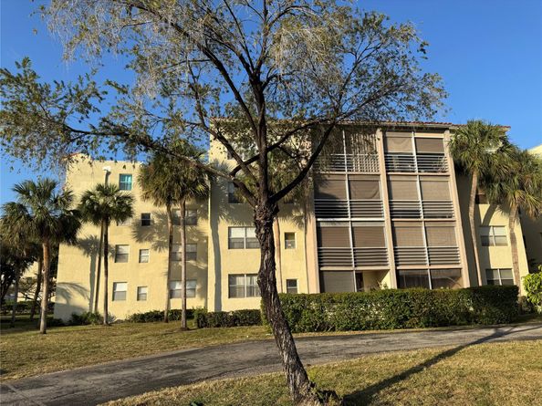 1810 N Lauderdale Ave 2210, North Lauderdale FL 33068