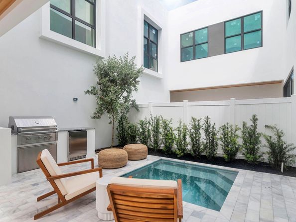 1933 Dock Street, West Palm Beach FL 33401