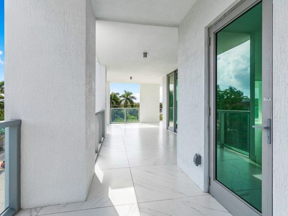 495 E Royal Palm Road 402, Boca Raton FL 33432