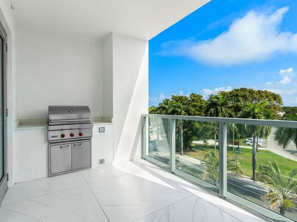 495 E Royal Palm Road 402, Boca Raton FL 33432