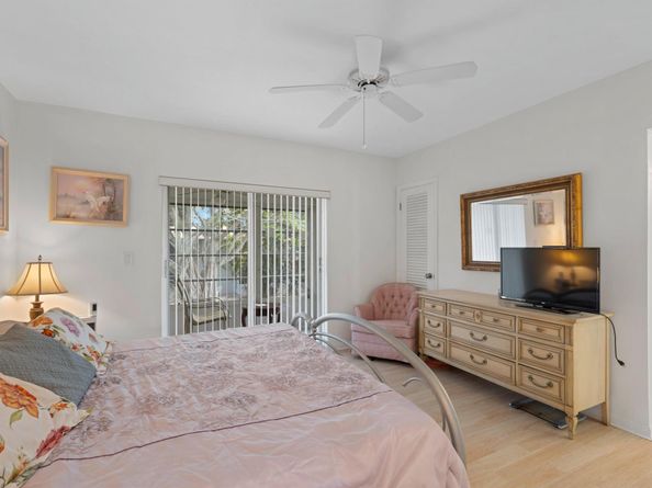 279 Coventry L, West Palm Beach FL 33417