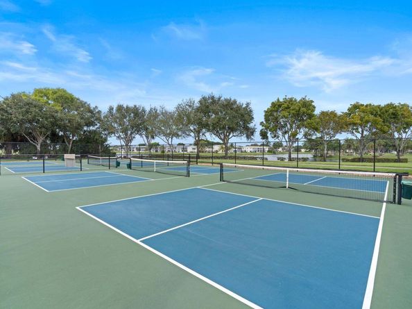 279 Coventry L, West Palm Beach FL 33417