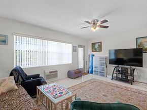 279 Coventry L, West Palm Beach FL 33417