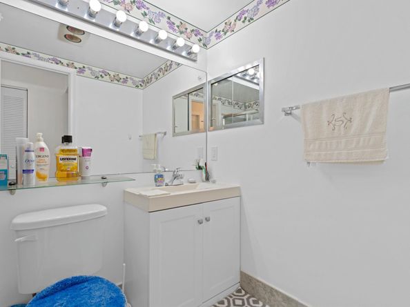 279 Coventry L, West Palm Beach FL 33417