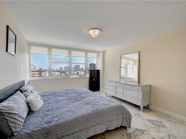 2030 S Ocean Dr 807, Hallandale Beach FL 33009