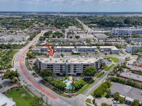 505 Spencer Drive 211, West Palm Beach FL 33409